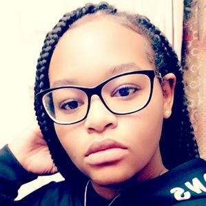 Meet your Posher, Maya